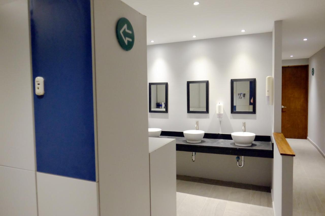 Izzzleep Aeropuerto Terminal 2 3* Mexiko-Stadt